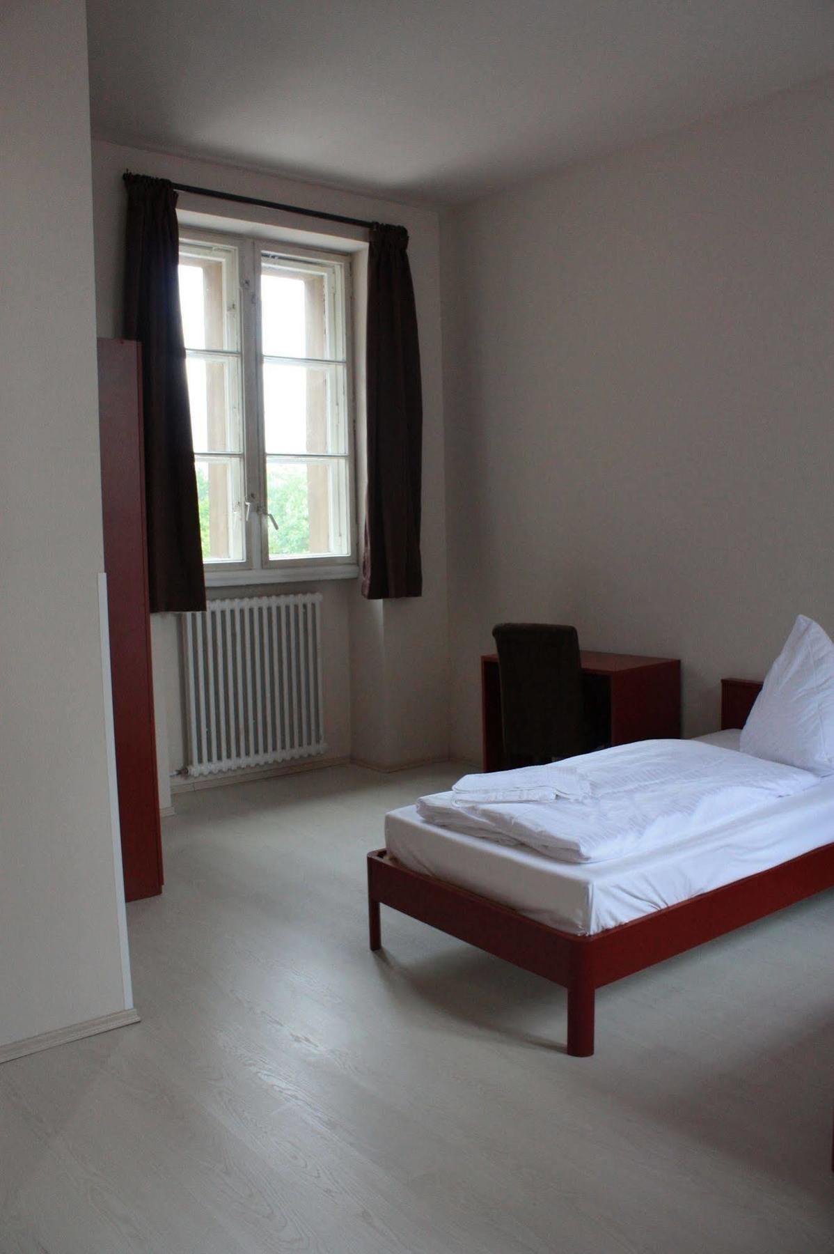 Plus Berlin Hostel Und Hotel Extérieur photo