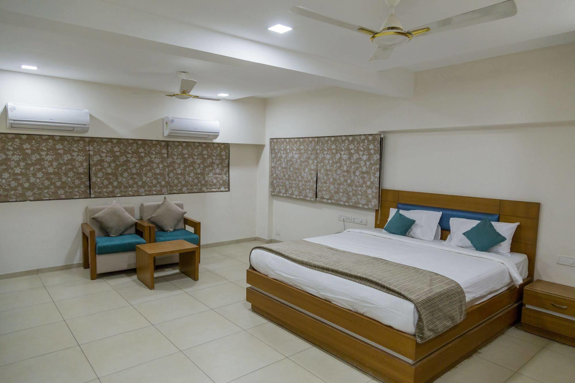 Hôtel Ginger Ahmedabad Vastrapur Extérieur photo