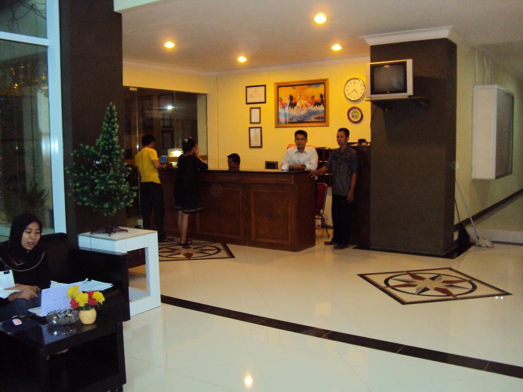 Hôtel Malabar à Pangandaran Extérieur photo