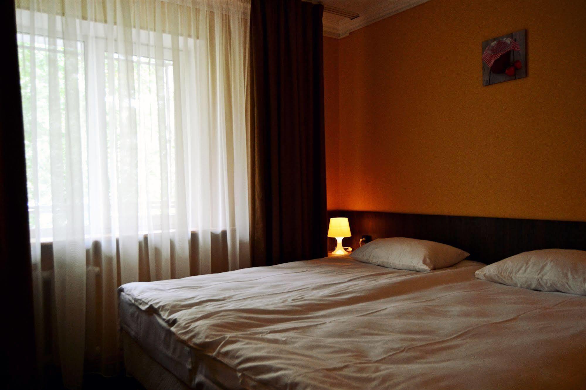 Uta Center Hotel Yaroslavl Extérieur photo