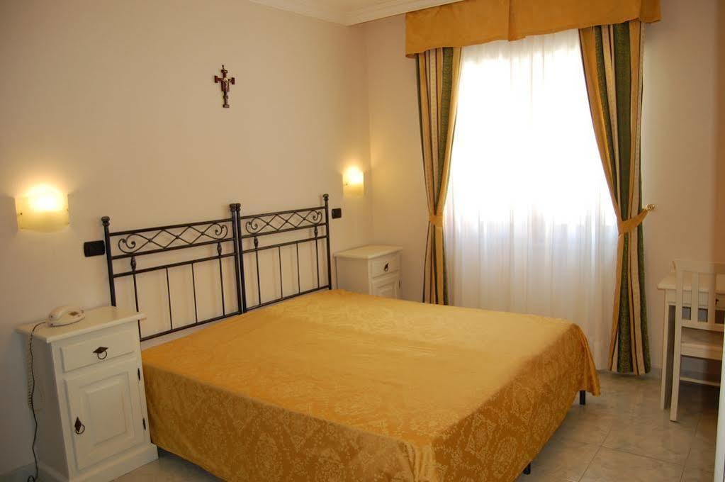 Hotel Villa San Pietro San Giovanni Rotondo Extérieur photo