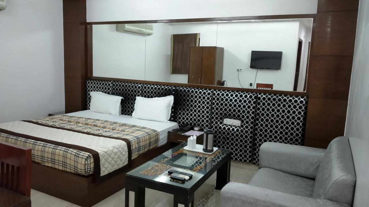 Hôtel Sohi Residency à New Delhi Extérieur photo