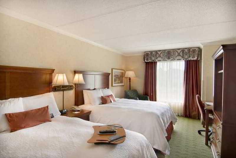 Hampton Inn & Suites Cleveland-Beachwood Chambre photo