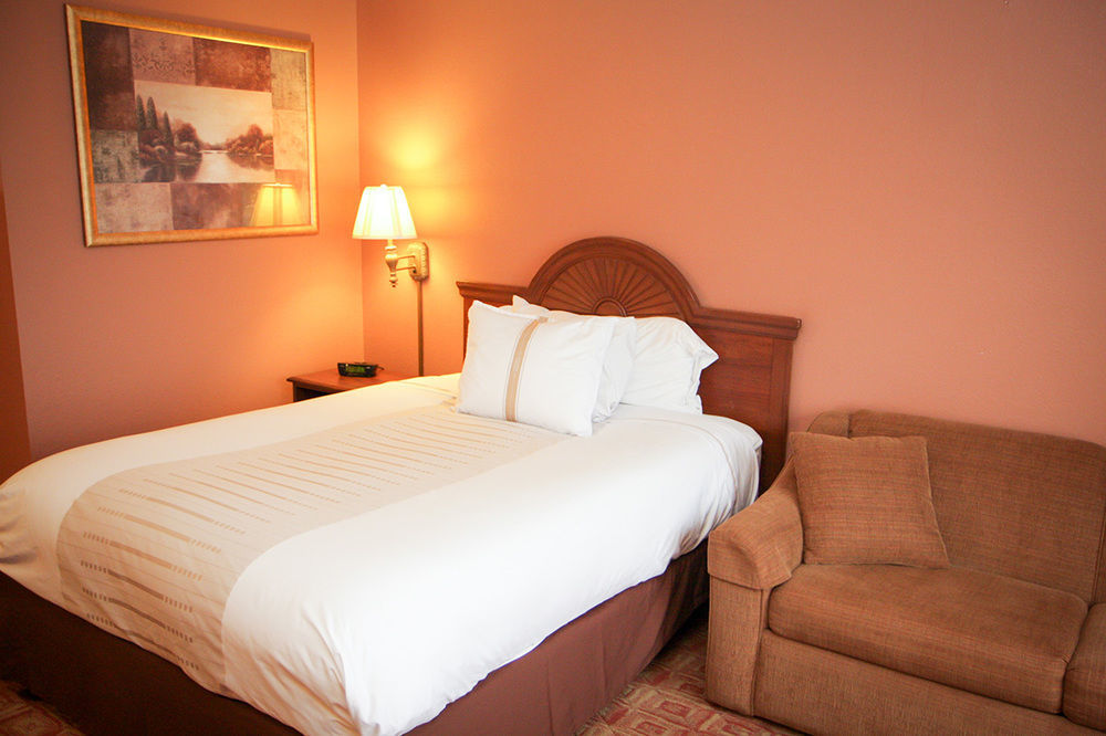 Norland Inn & Suites Roseau Extérieur photo