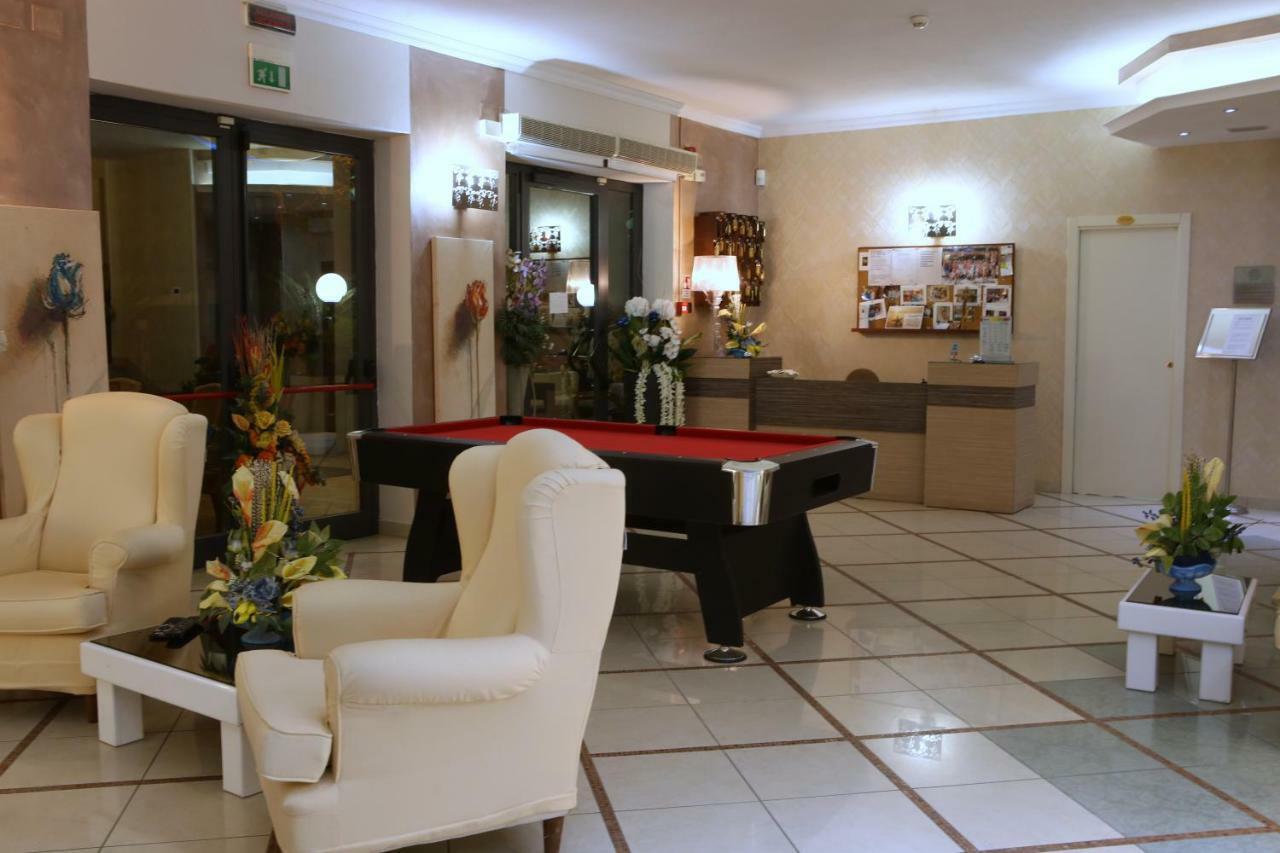 Hotel Busignani Rimini Extérieur photo