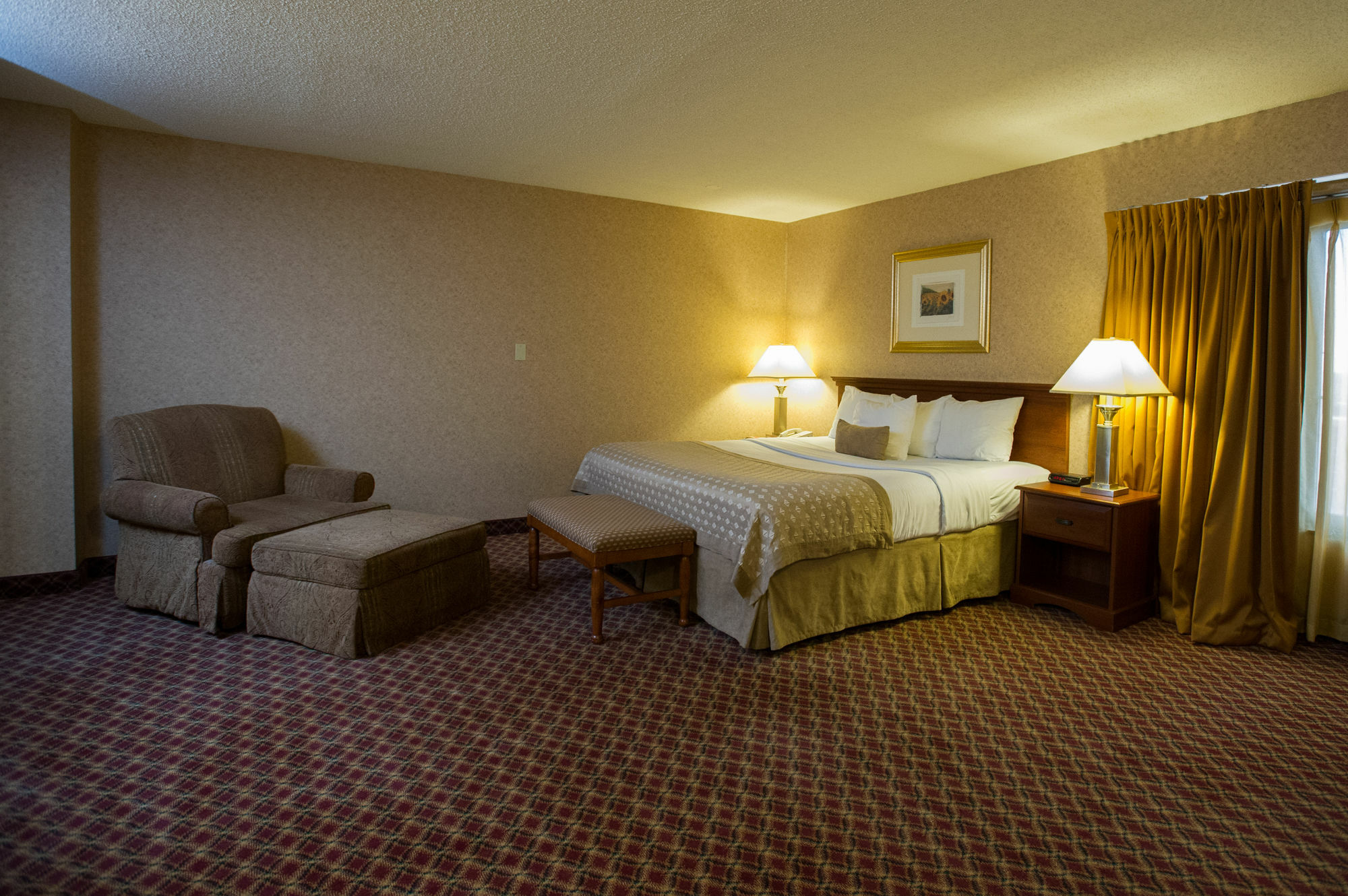 Ramada By Wyndham Topeka Downtown Hotel & Convention Center Extérieur photo