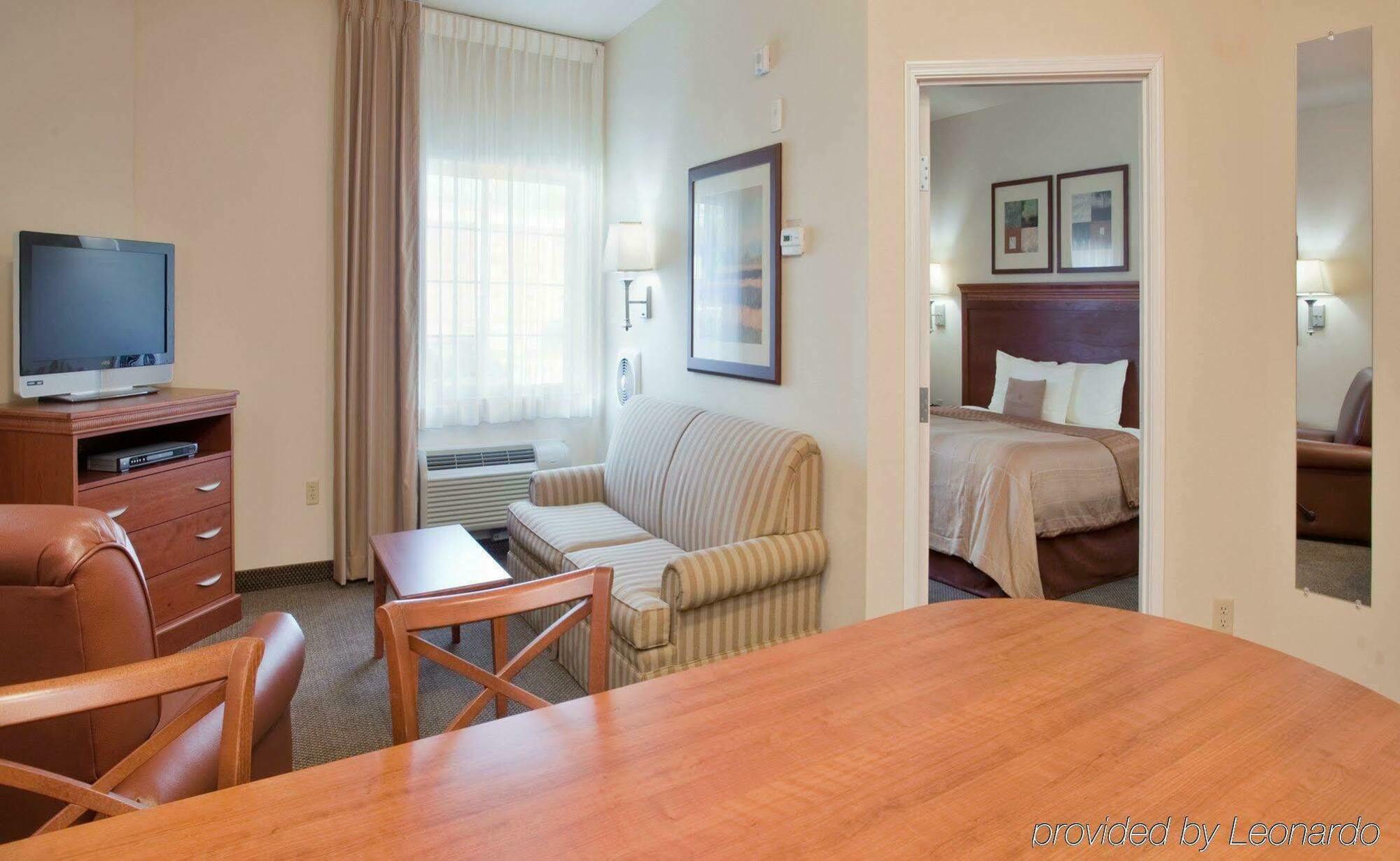 Candlewood Suites Springfield, An Ihg Hotel Extérieur photo