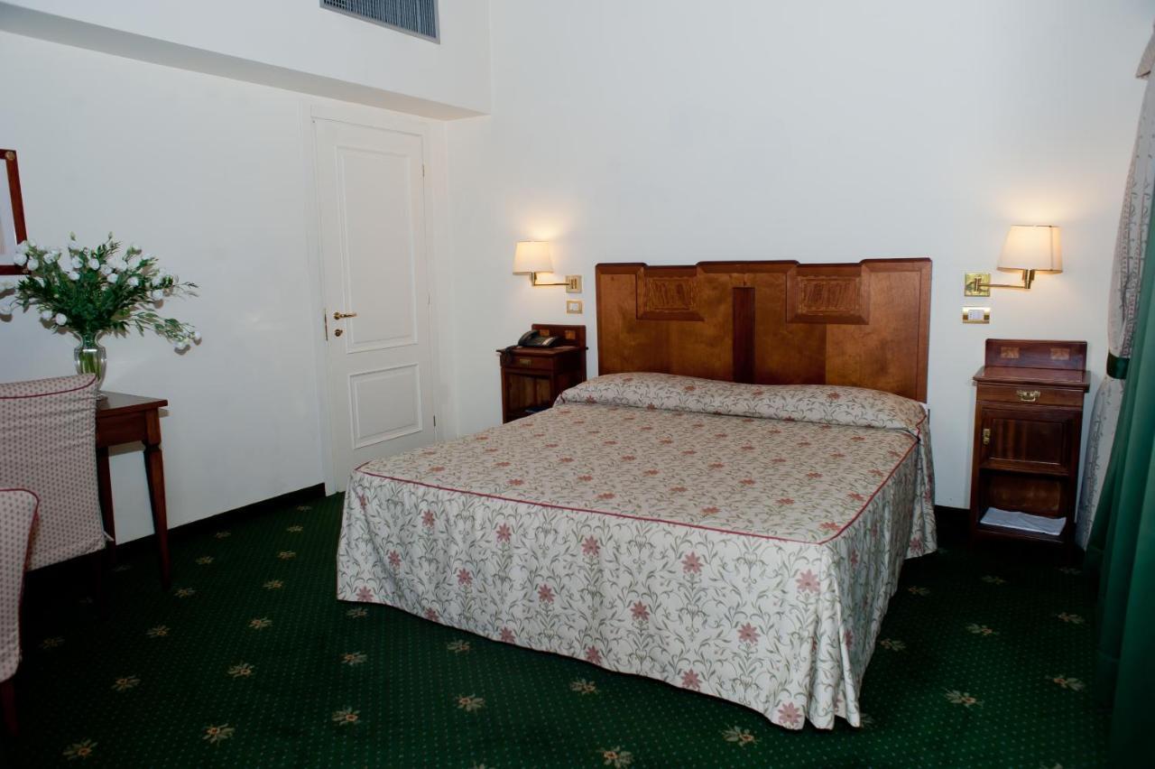 Hotel Candiani Casale Monferrato Extérieur photo