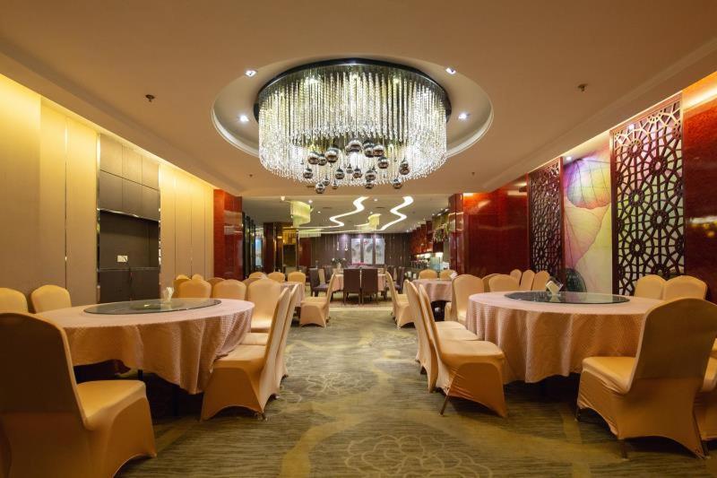 Minshan Yuanlin Grand Hotel Chongqing Extérieur photo