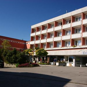 Alvier Seminar- Und Ferienhotel Obersaxen Room photo