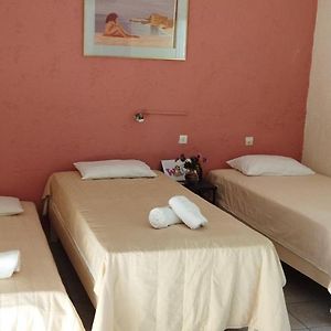 Cleo Room With Yard In Malia 250M From The Beach Exterior photo