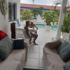 Palmita Hostel Oranjestad Exterior photo
