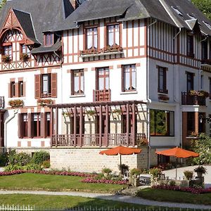 Hôtel Logis Bois Joli à Bagnoles de l'Orne Normandie Exterior photo